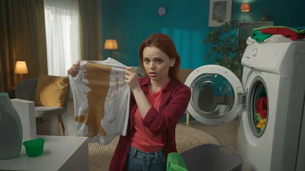 Redhead Woman Standing Next Washing Machine Unloading Clothes Didnt Wash — Stock Photo, Image
