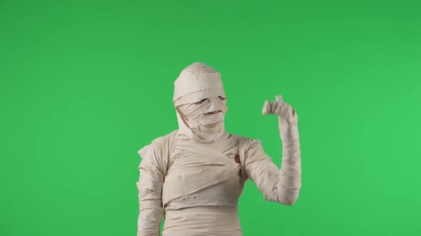 Schermo Verde Isolato Chroma Key Video Cattura Una Mummia Mostrando — Video Stock
