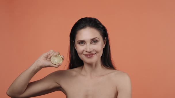 Retrato Modelo Morena Bonita Close Tiro Uma Fêmea Com Maquiagem — Vídeo de Stock