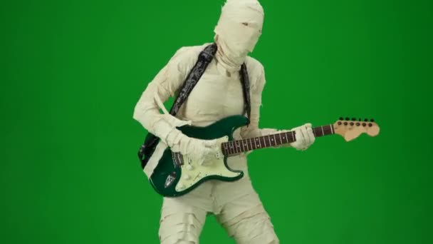 Green Screen Isolated Chroma Key Video Capturing Mummy Playing Guitar — Stock Video