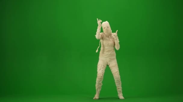 Scary Mummy Wrapped Bandages Dances Hands Spins Circle Green Screen — Stock Video