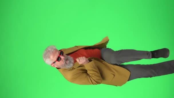 Δημιουργική Έννοια Ηλικιωμένους Πορτρέτο Του Ανώτερου Hipster Άνθρωπος Φορώντας Σακάκι — Αρχείο Βίντεο
