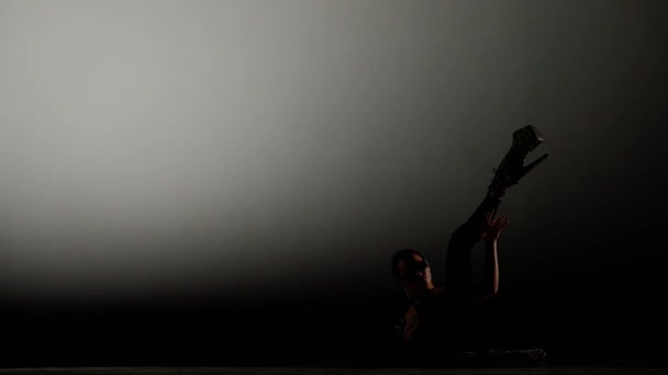 Modern Koreografi Och Danskoncept Porträtt Kvinnlig Dansare Tilltalande Ung Kvinna — Stockvideo