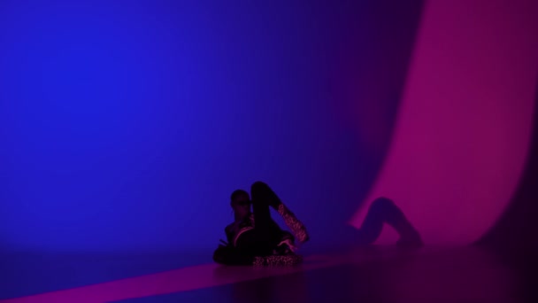 Coreografia Moderna Dança Conceito Criativo Retrato Dançarina Mulher Adulta Dançarina — Vídeo de Stock