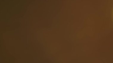 Harmanlama veya kaplama modlarında kullanması kolay gerçek alev merceği. Yan sarı ışık, kırmızı ve pembe halenin renkli bir yansımasını oluşturur. Işık geçişi, prizma etkisi, ışık sızıntısı