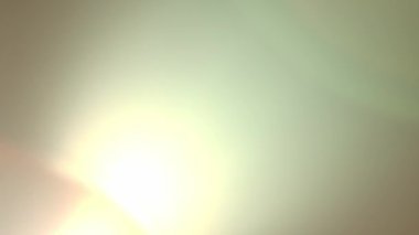 Harmanlama veya kaplama modlarında kullanması kolay gerçek alev merceği. Yan sarı ışık, kırmızı ve pembe halenin renkli bir yansımasını oluşturur. Işık geçişi, prizma etkisi, ışık sızıntısı