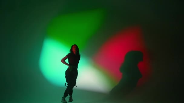 Modern Koreografi Dans Stili Yaratıcı Konsept Kadın Dansçı Portresi Çekici — Stok video