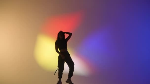 Modern Koreografi Dans Stili Yaratıcı Konsept Kadın Dansçı Portresi Çekici — Stok video