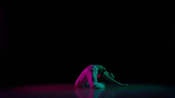 Moderne Creatieve Choreografie Dansconcept Portret Van Vrouwelijke Danseres Aantrekkelijk Meisje — Stockfoto