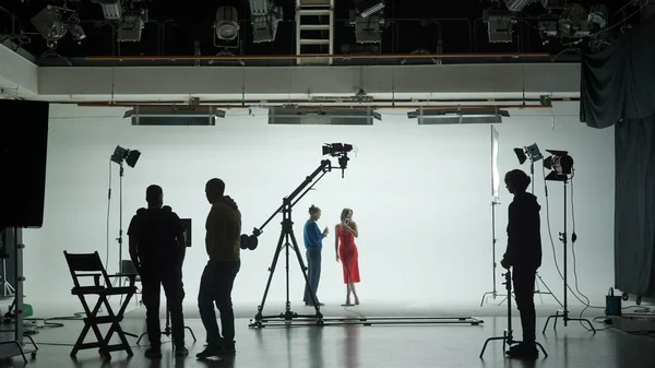 Professional Filming Pavilion White Cyclorama Process Preparing Shooting Music Video — Stock Photo, Image