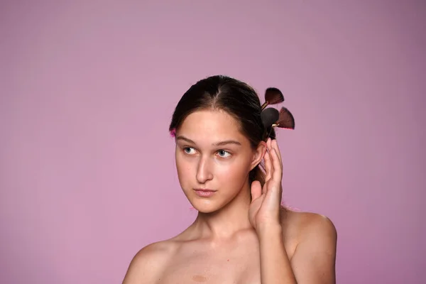 Portret Van Jonge Seminude Vrouw Studio Roze Achtergrond Roze Neon — Stockfoto