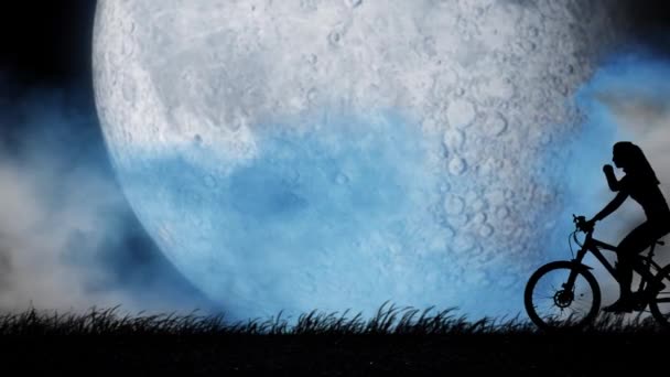 在蓝色月亮的背景下骑自行车的女孩的轮廓 — 图库视频影像