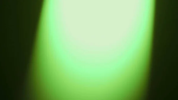 黒い背景にフレーミング 抽象化 ライトグレア コールドトーンで緑色を描画します 滑らかで柔らかい移行 勾配を作成する スクリーンセーバーおよびさまざまな背景のために使用される マクロ マクロ — ストック写真