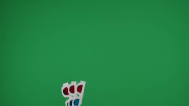 Nærbillede Skudt Den Grønne Baggrund Kvindelig Hånd Der Løftet Holder – Stock-video