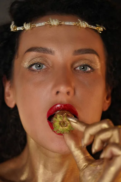 Skönhet Och Glamour Kreativa Annons Koncept Porträtt Kvinnlig Modell Ateljé — Stockfoto