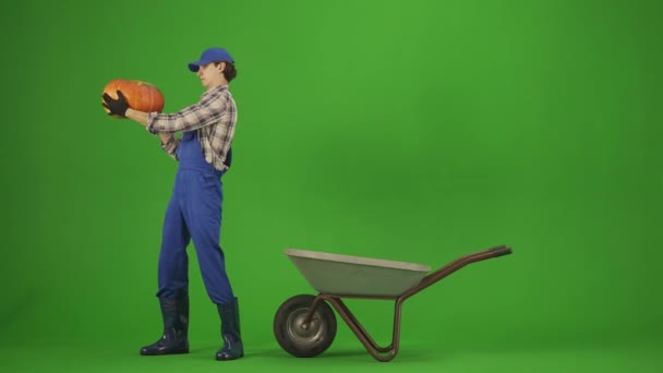 Jardinería Agricultura Concepto Publicidad Retrato Hombre Overol Botas Goma Pantalla — Vídeos de Stock