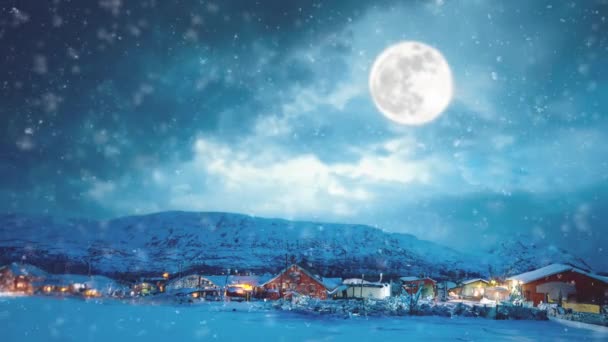 山中的冬日村美丽的圣诞风景 天空中满月 下着雪 — 图库视频影像