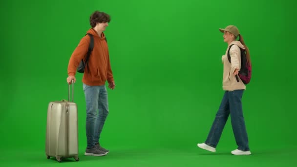 Reser Med Flyg Kreativ Flygplats Annonskoncept Porträtt Resenären Isolerad Chroma — Stockvideo