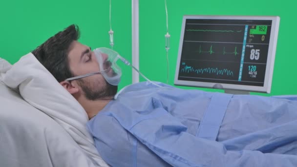 Tıp Koğuşu Sağlık Rehabilitasyon Reklam Konsepti Damla Monitörle Yatakta Yakın — Stok video