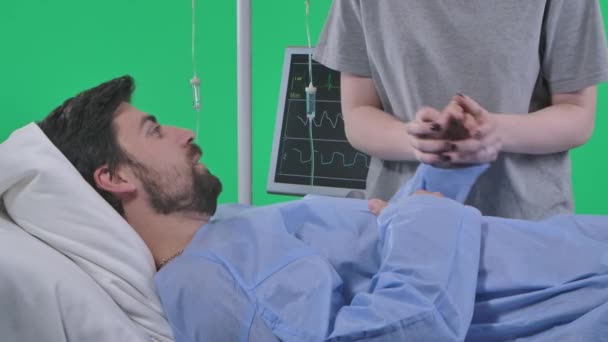 Ιατρική Πτέρυγα Και Υγειονομική Περίθαλψη Έννοια Της Διαφήμισης Αποκατάστασης Άντρας — Αρχείο Βίντεο