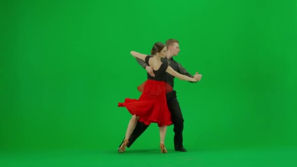 Elegant Ballroom Dance Duo Performs Dynamic Routine Captured Vivid Green — Stock Video