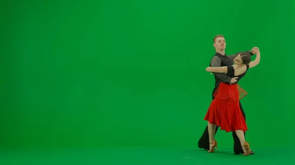 Elegant Ballroom Dance Duo Performs Dynamic Routine Captured Vivid Green — Stock Photo, Image