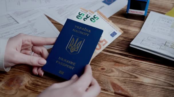 Концепция Паспортно Миграционной Креативной Рекламы Крупный План Документа Удостоверяющего Личность — стоковое видео