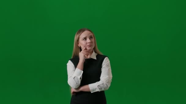 Brainstorming Och Problemlösning Koncept Porträtt Kvinna Kromnyckel Grön Skärm Flicka — Stockvideo
