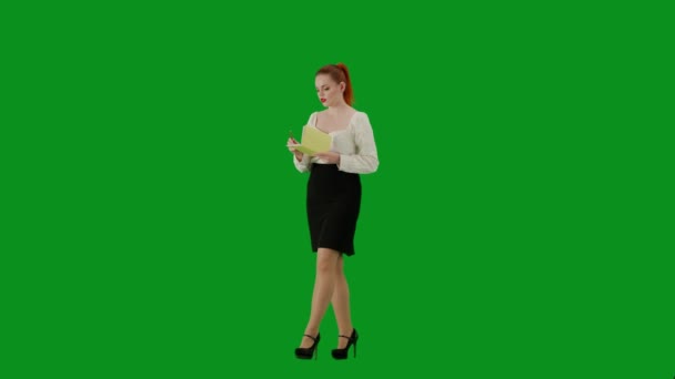 Moderne Zakenvrouw Portret Van Een Aantrekkelijk Kantoormeisje Chroma Key Green — Stockvideo
