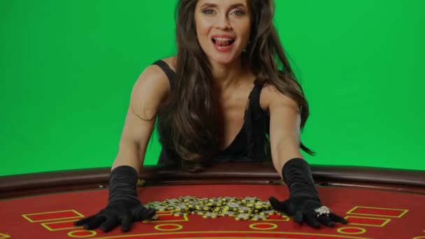 Kasino Och Spel Kreativ Reklam Koncept Porträtt Kvinna Kromnyckel Grön — Stockvideo