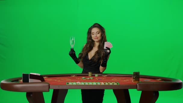 Концепция Творческой Рекламы Казино Азартных Игр Портрет Элегантной Женщины Хромовом — стоковое видео