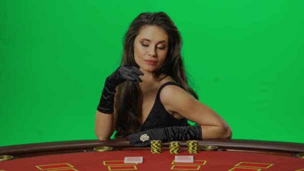 Kasino Hazard Kreativní Reklamní Koncept Portrét Elegantní Ženy Zelené Obrazovce — Stock video