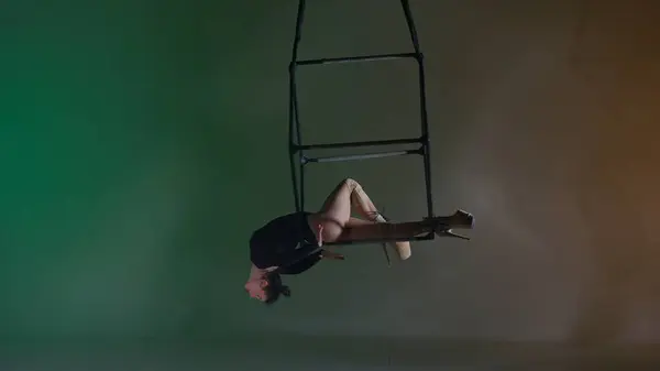 Moderne Choreographie Und Akrobatik Kreatives Werbekonzept Porträt Einer Weiblichen Akrobatin — Stockfoto