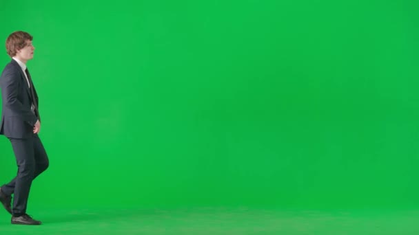 Современная Творческая Рекламная Концепция Бизнесмена Портрет Мужской Модели Костюме Хромовом — стоковое видео