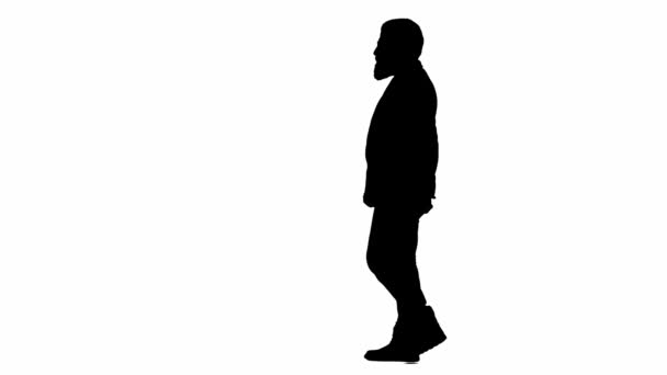 Μαύρη Σιλουέτα Του Ηλικιωμένου Γενειοφόρου Άνδρα Λευκό Απομονωμένο Φόντο Περπατούσε — Αρχείο Βίντεο