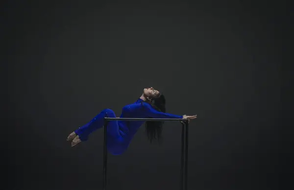 Modern Choreography Acrobatics Creative Advertisement Concept Portrait Female Acrobat Isolated — Stock Photo, Image