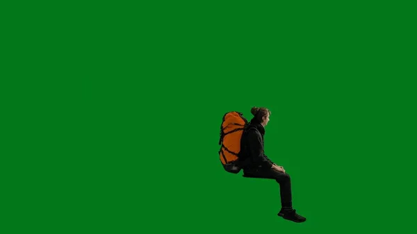 Seitenansicht Eines Männlichen Reisenden Mit Einem Rucksack Auf Dem Rücken — Stockfoto
