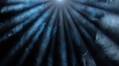 Profesyonel sahne ekipmanları ve yıldırım yaratıcı reklam konsepti. Projektör pusunun stüdyo görüntüsü siyah arkaplanda izole edildi. Güzel mavi ışık huzmeleri üstten dumanla parlıyor.