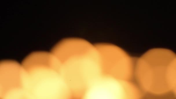 Plamen Hořících Svíček Rozostření Skvrna Efektem Bokeh Hořícího Plamene Svíčky — Stock video