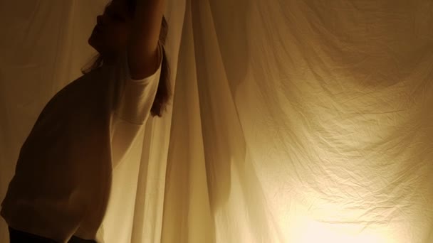 Silhouette Concepto Coreografía Experimental Contemporánea Bailarina Actuando Estudio Chica Joven — Vídeo de stock