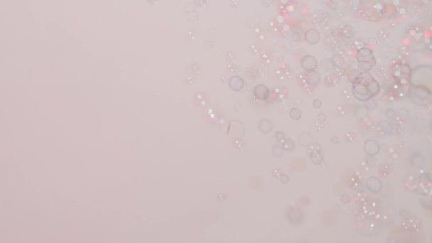 Seifenblasen Auf Weißem Hintergrund — Stockvideo