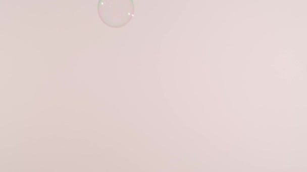Mýdlové Bubliny Bílém Pozadí — Stock video