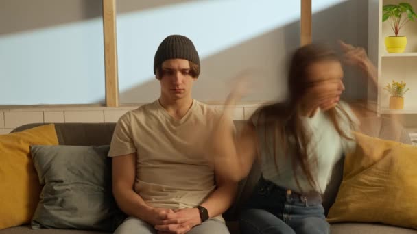 Menschliche Emotionen Kreatives Werbekonzept Porträt Eines Mannes Und Eines Mädchens — Stockvideo