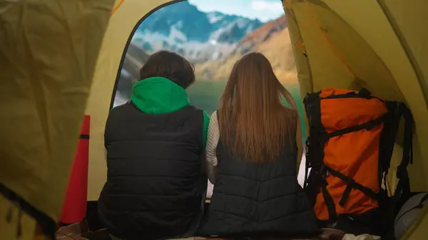 Concepto Camping Aventura Personas Camping Viajando Senderismo Explorando Naturaleza Joven —  Fotos de Stock