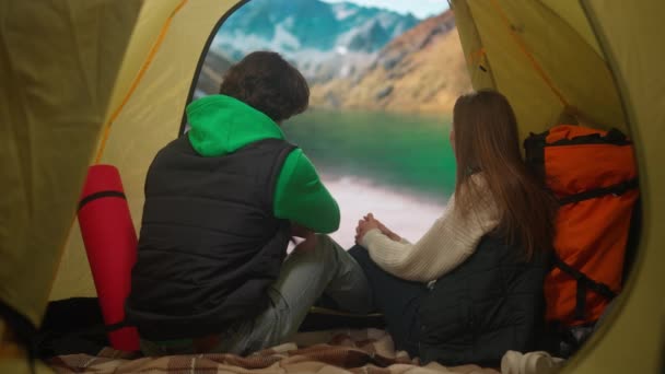 Les Personnes Camping Voyagent Font Randonnée Explorent Nature Jeune Couple — Video