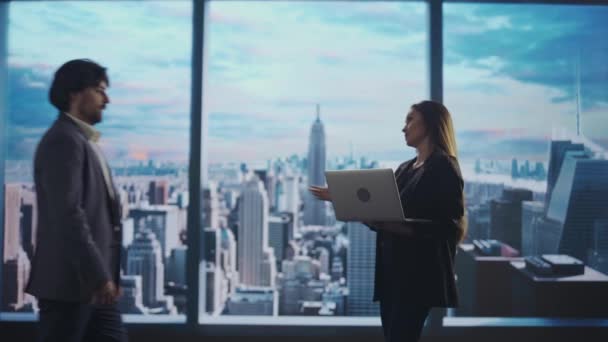 Şirket Reklam Konsepti Ofiste Başarılı Adamları Erkek Kadın Ceo Koruma — Stok video