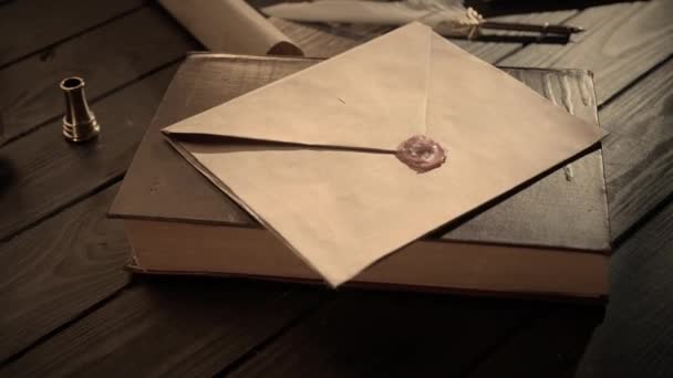 Ancienne Lettre Concept Créatif Vue Bureau Avec Une Vieille Enveloppe — Video