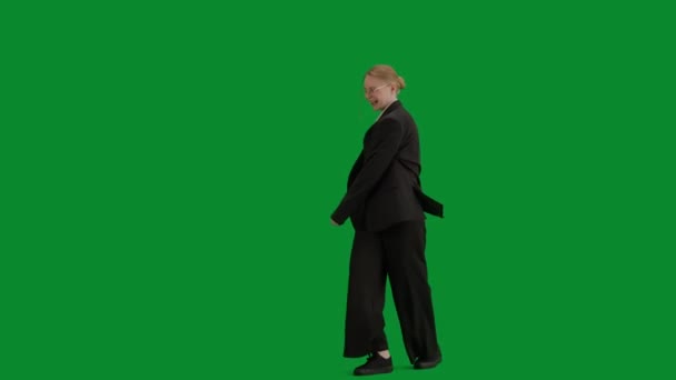 Nowoczesna Koncepcja Kreatywnej Reklamy Biznesowej Portret Kobiety Garniturze Zielonym Ekranie — Wideo stockowe