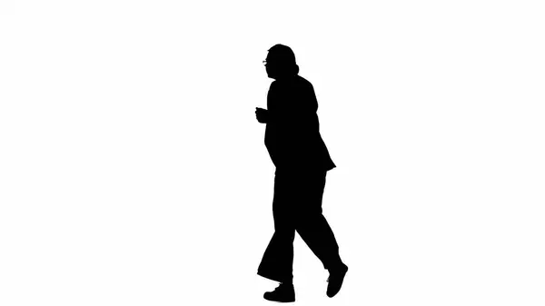 现代女商人创意广告理念 穿着正式服装的女商人在跑步 白色孤立背景下的黑色轮廓 — 图库照片