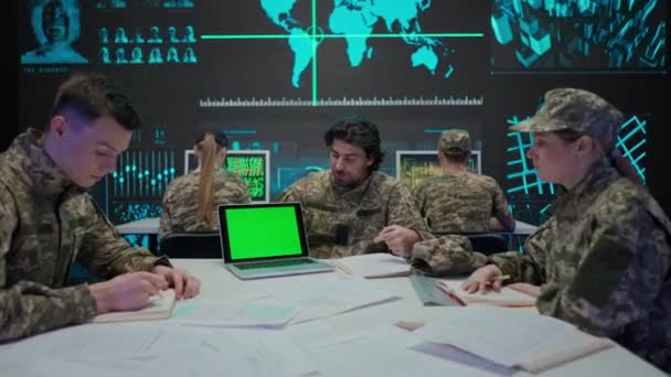Technologia Komunikacja Wojsku Grupa Ochrony Centrum Dowodzenia Główni Oficerowie Wywiadu — Wideo stockowe